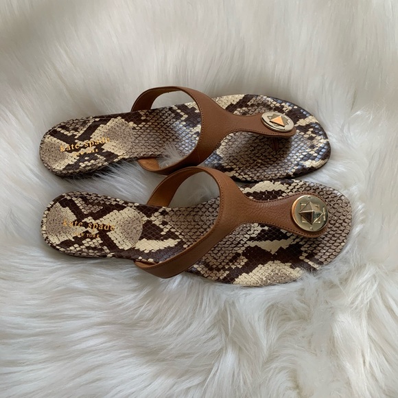 Kate Spade ♠️ new york, Turn-lock Leather Sandal - Picture 2 of 8